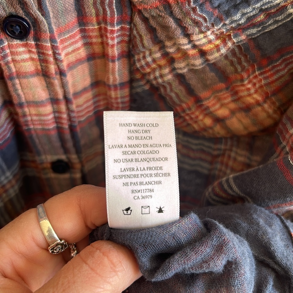 Rails Gold Thread Flannel - Picture 4 of 4